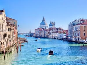 northern italy travel agent